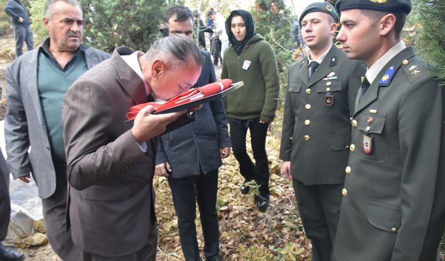 Kıbrıs gazisi emekli Albay Mustafa Özcan toprağa verildi