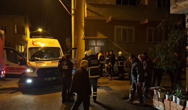 Samsun’da evde çıkan yangında 2 kişi dumandan etkilendi