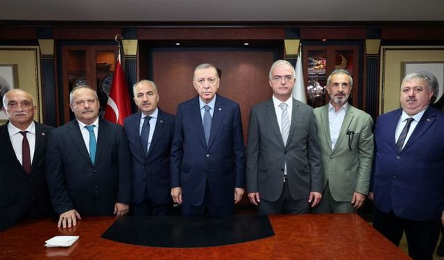 Erdoğan, Rize Belediyesi’ni ziyaret etti