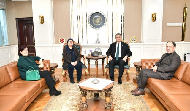 Karabük Valisi Yavuz, şehit öğretmen Şenay Aybüke Yalçın'ın ailesini ağırladı