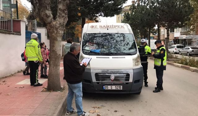 Merzifon'da okul servisleri denetlendi