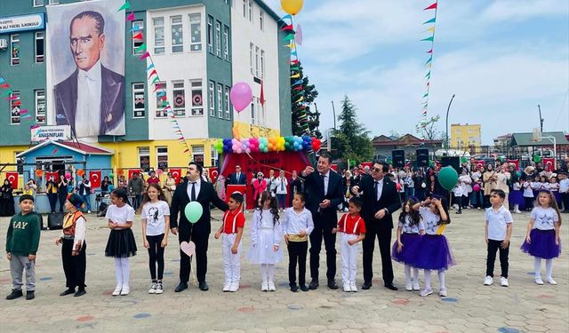 Giresun'un ilçelerinde 23 Nisan Ulusal Egemenlik ve Çocuk Bayramı kutlandı