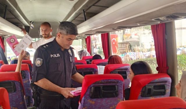 Terme'de polis dolandırıcılara karşı broşür dağıttı