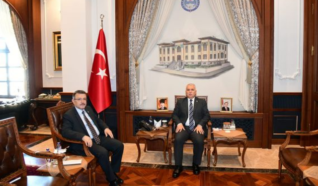 Trabzon Büyükşehir Belediye Başkanı Av. Ahmet Metin Genç, Vali Aziz Yıldırım'ı Ziyaret Etti