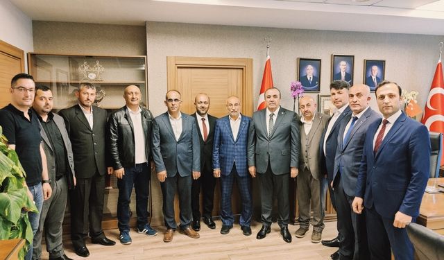 Bayat MHP Belediye Meclis üyelerinden Kayrıcı'ya kutlama ziyareti