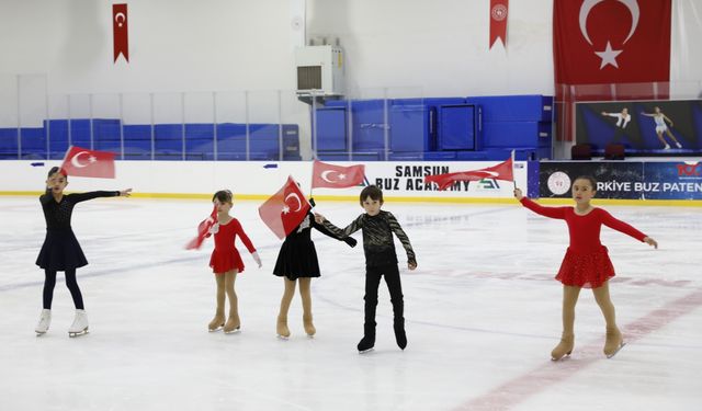Samsun'da artistik buz pateni sporcuları, 19 Mayıs'a hazırlanıyor