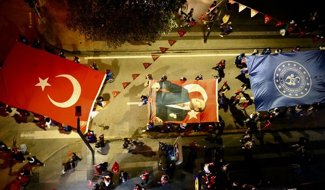 Samsun'da Fener Alayı ve Gençlik Haftası Yürüyüşü düzenlendi