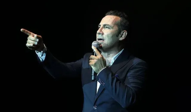 Şarkıcı Ferhat Göçer, Trabzon Kültür Yolu Festivali kapsamında konser verdi