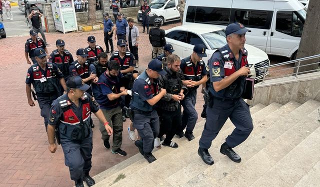 Trabzon'da yangın çıkan evde 3 kişinin öldürülmüş halde bulunmasına ilişkin 2 zanlı tutuklandı