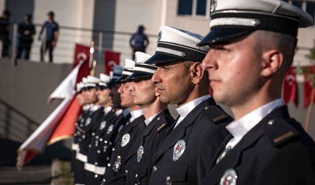 Eğitimini tamamlayan 393 polis adayı mezun oldu