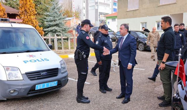 Vali Mustafa Eldivan, Aydıntepe İlçe Emniyet Amirliği'ni Ziyaret Etti