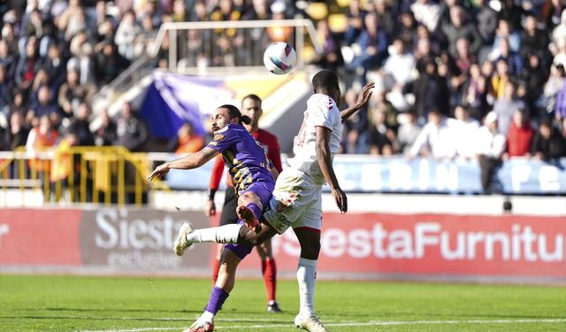 Göztepe: 1 - Çaykur Rizespor: 0 (İlk yarı)