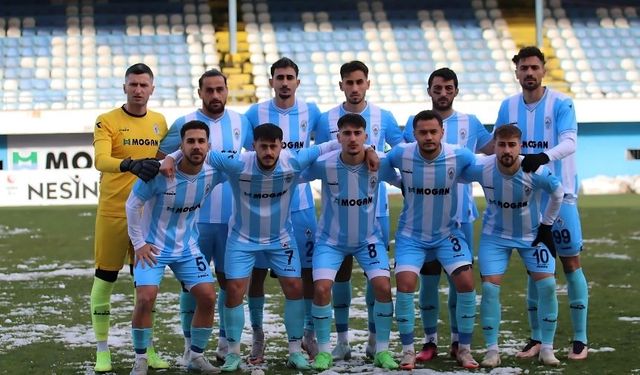 Pazarspor, 8 Sporcu ile Yollarını Ayırdı