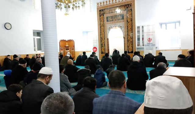 Sabah Namazı Buluşmaları Devam Ediyor: Yeşil Camii'de Bereketli Toplantı