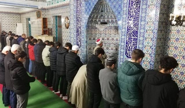 Pazar’da Gençlerle Sabah Namazı Etkinliği: Birlikte İbadet, Birlikte Bereket