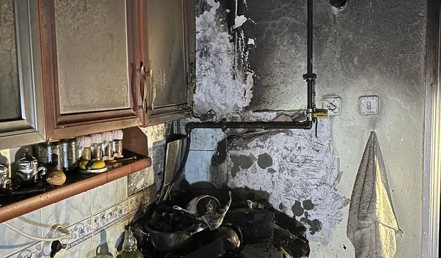 Çorum'da elektrik kontağından çıkan yangın evde hasara neden oldu
