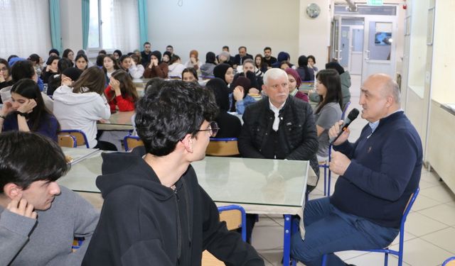 Of'ta öğrencilerin katılımıyla iftar programı gerçekleştirildi