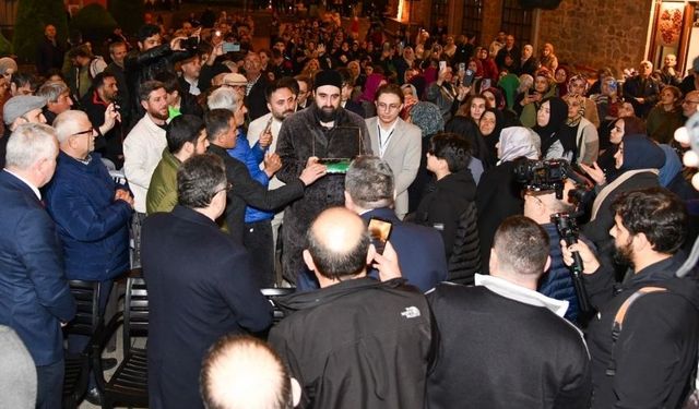 Başkan Genç, Kadir Gecesi’nde Sakal-I Şerif Ziyaretine Katıldı