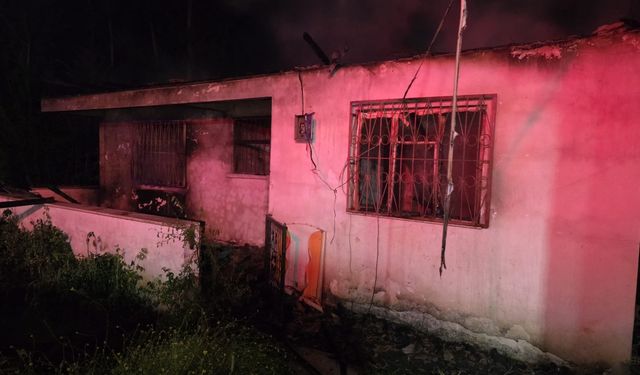 Tokat'ta çıkan yangında tek katlı ev kullanılamaz hale geldi