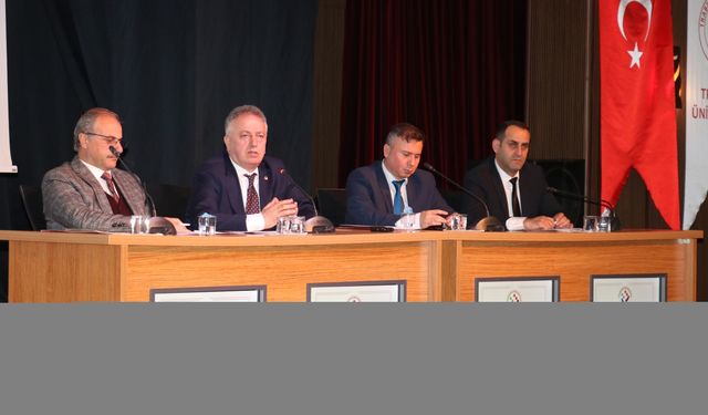 Trabzon'da "Ermeni Meselesi: 1915 Olaylarının Dünü-Bugünü" konulu panel düzenlendi