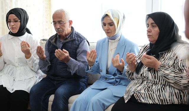 Aile ve Sosyal Hizmetler Bakanı Göktaş, Samsun'da şehit ailesini ziyaret etti