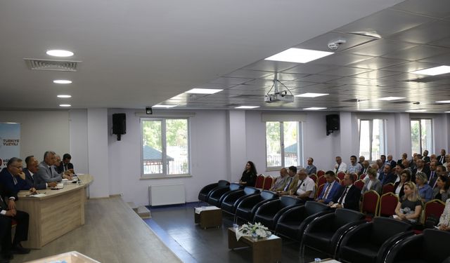 Amasya İl Millî Eğitim Müdürü Katipoğlu, okul müdürleriyle bir araya geldi