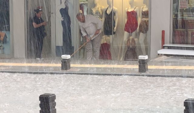Amasya'da sağanak su baskınlarına neden oldu
