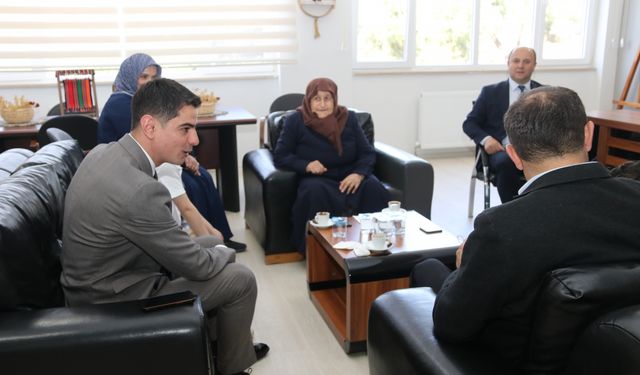 Amasya'da şehit annesi, oğlunun isminin verildiği kurumu ziyaret etti
