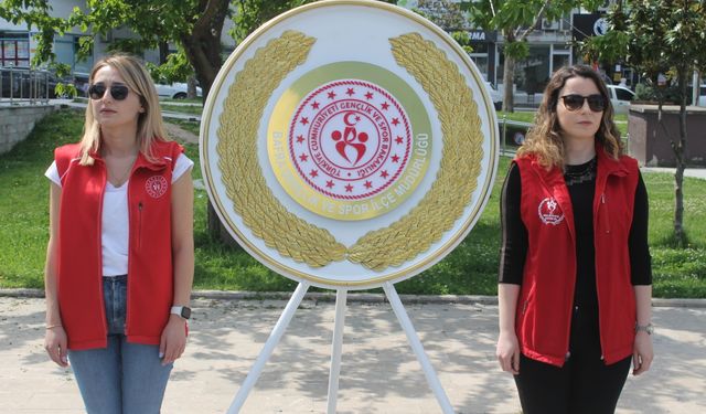 Bafra'da "Gençlik Haftası" çelenk töreniyle başladı