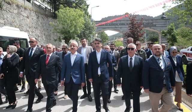 Bakan Uraloğlu, "Geleneksel Göynük Akşemseddin Hz. Anma Günü" programına katıldı: