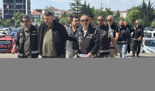Bolu merkezli iki ilde döner zincirine yönelik FETÖ soruşturmasında 6 şüpheli yakalandı