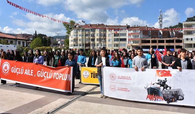 Boyabat'ta Gençlik Yürüyüşü düzenlendi