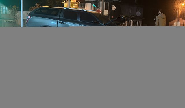 Düzce'de pikap ile çarpışan otomobildeki 2 kişi yaralandı