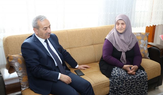 İl Milli Eğitim Müdürü Akbaş'tan şehit annesine ziyaret