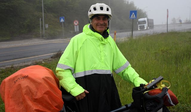 İspanyol çiftçi, kanser hastaları için Vietnam'a kadar pedal çevirecek