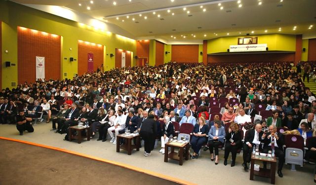 Maltepe Üniversitesi'nde "Yapay Zeka Çağında Öğretmen Esenliği" sempozyumu düzenlendi