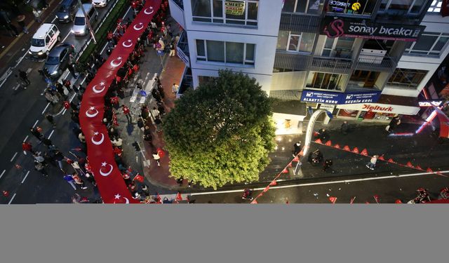 Samsun'da Bayrak Yürüyüşü ve Fener Alayı düzenlendi