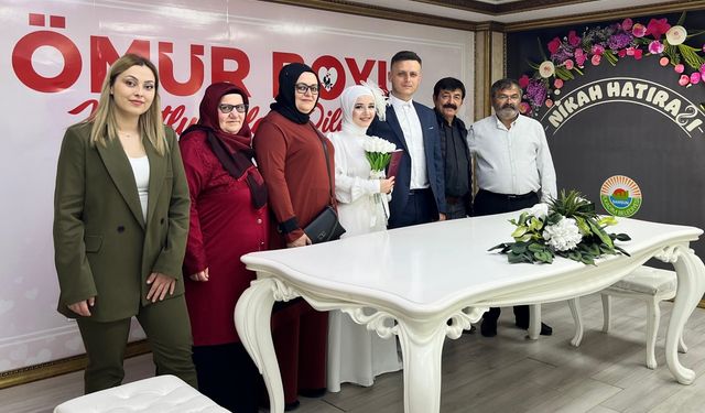 Samsun'da özel bir tarihte evlenmek isteyen çiftler 5.5.2025 yoğunluğu oluşturdu