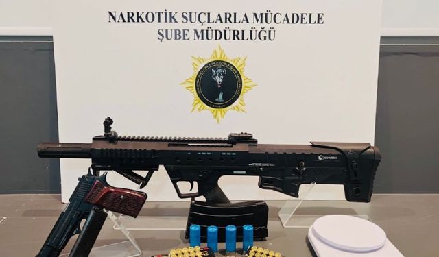 Samsun'da ruhsatsız silah ve uyuşturucu operasyonunda 4 zanlı yakalandı
