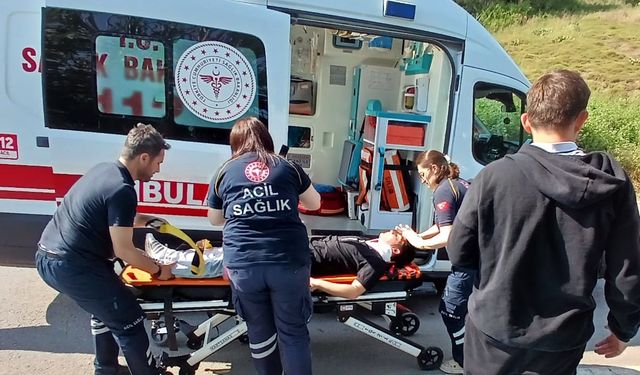 Sinop’ta motosikletin devrildiği kazada 2 kişi yaralandı