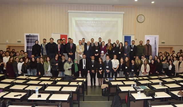 Trabzon'da, Yapay Zeka Çağında Diplomasi ve Uluslararası İlişkiler Kongresi düzenlendi