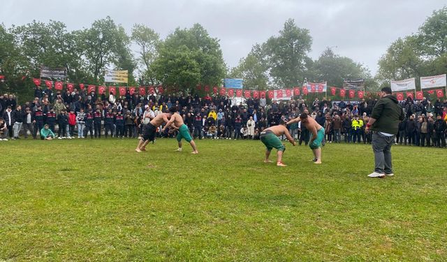 Türkeli’de güreş müsabakaları yapıldı