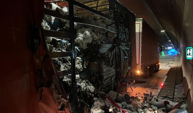 Zigana Tüneli'nde alev alan tırda hasar oluştu