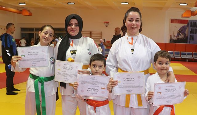 Rize'de iki anne çocuklarının ardından aikidoya başladı