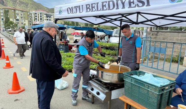Oltu Belediyesi'nden Dayanışma Etkinliği Sıcak Çorba ile Buluşma Başladı