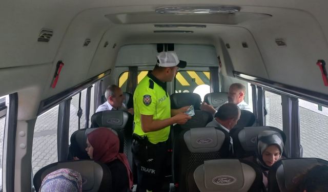 Artova'da trafik polisleri denetim yaptı