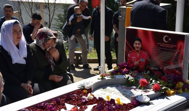 Şehit Hava Pilot Yüzbaşı Burak Gençcelep, memleketi Trabzon'da anıldı