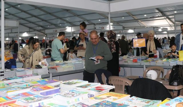Rize'de 3. Kitap Fuarı devam ediyor