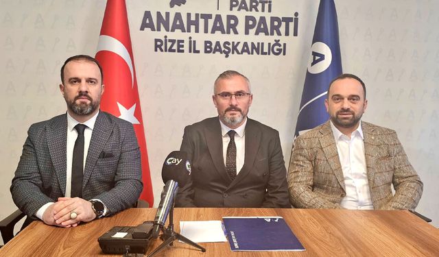 Kutanoğlu: “Vatandaş kartla, devlet faizle yaşıyor”