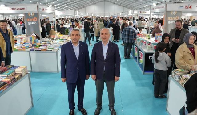 Rize’de 3. Kitap Fuarı’na yoğun ilgi: Başkan Metin ve Vali Baydaş’tan ziyaret